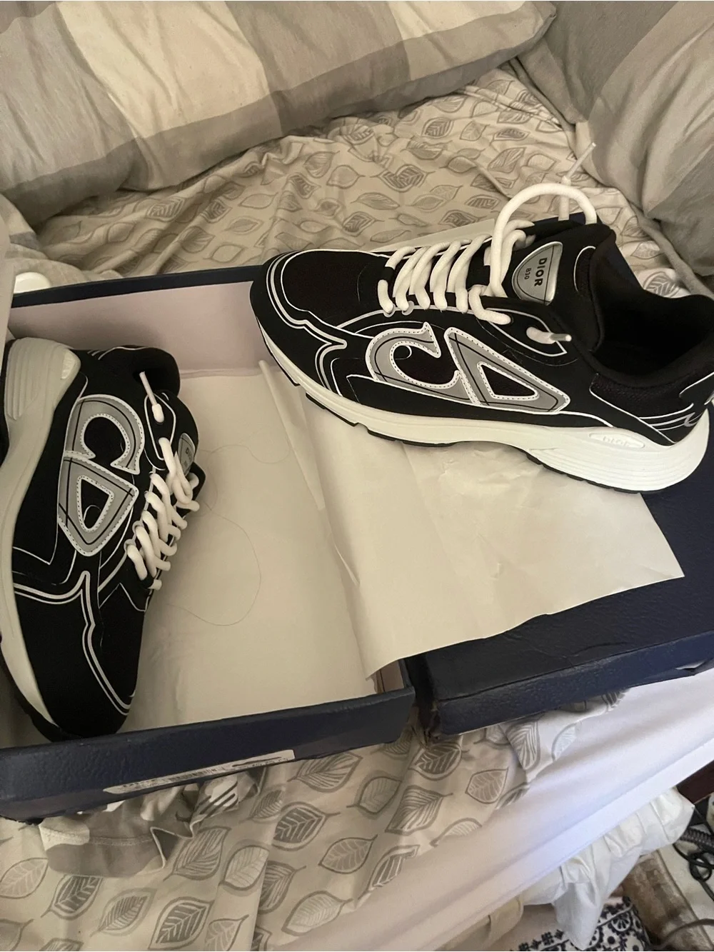 Dior B30 Sneakers in Black and White Box Label
